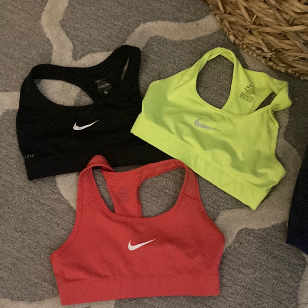 Nike sports bra bundle